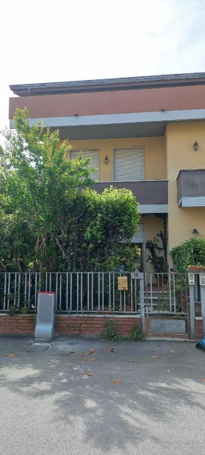 Verahouse * Viareggio